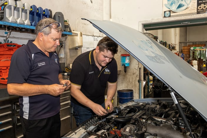How to Get an Automotive Apprenticeship [2024 Guide] | Motor Traders ...